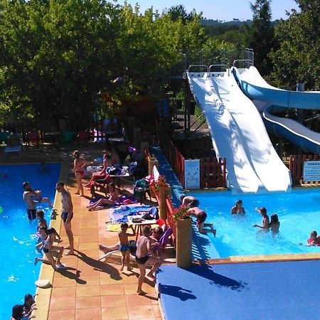 Camping Le Pigeonnier Saint-Crépin-et-Carlucet Exterior foto