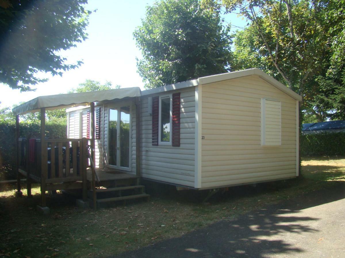 Camping Le Pigeonnier Saint-Crépin-et-Carlucet Exterior foto