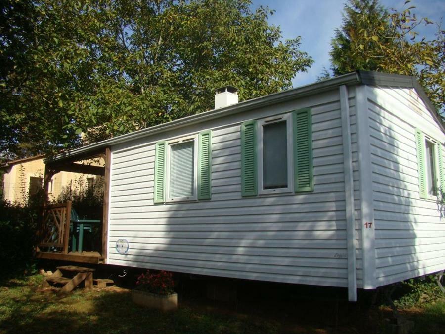 Camping Le Pigeonnier Saint-Crépin-et-Carlucet Exterior foto