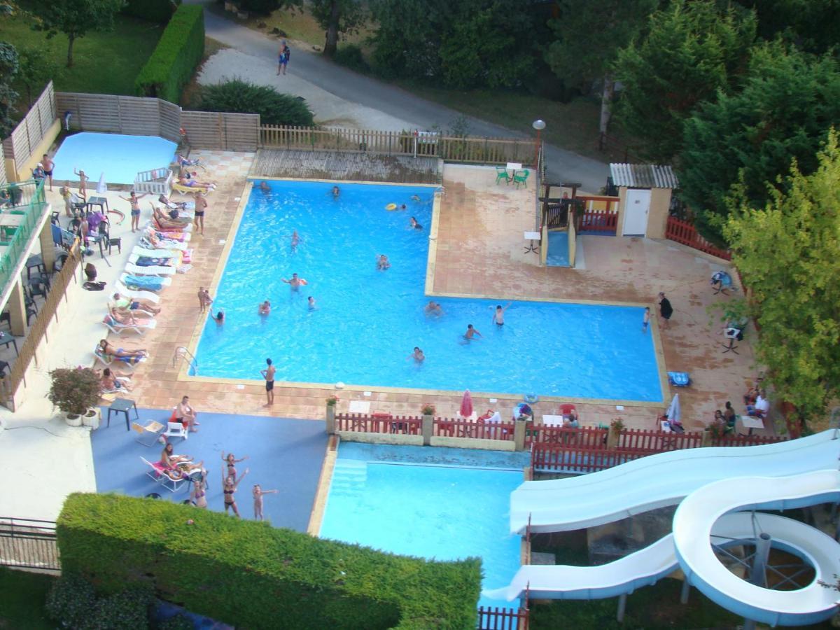 Camping Le Pigeonnier Saint-Crépin-et-Carlucet Exterior foto